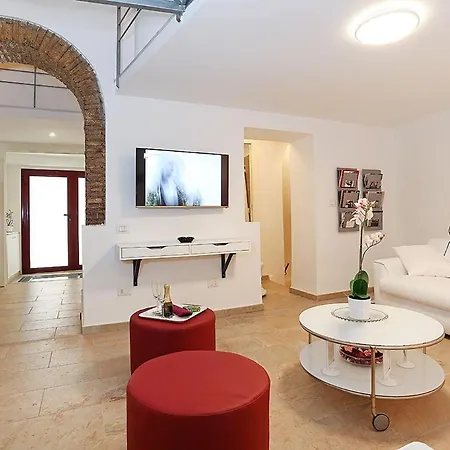 Charming Private Flat Navona Square Апартаменты