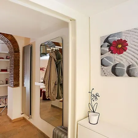 Charming Private Flat Navona Square Апартаменты Рим